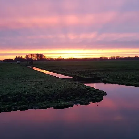 Water & Meadow In Holland 2a & 2c بيت للعطل *